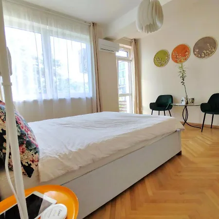 Big - 4 Bedroom, 2 Bathroom With Ac Apartment