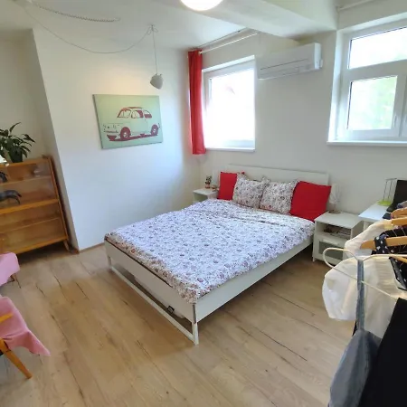 דירה Big - 4 Bedroom, 2 Bathroom Old Town With Ac