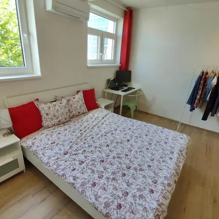 Big - 4 Bedroom, 2 Bathroom With Ac Bratislava