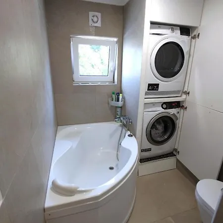 Big - 4 Bedroom, 2 Bathroom With Ac Bratislava