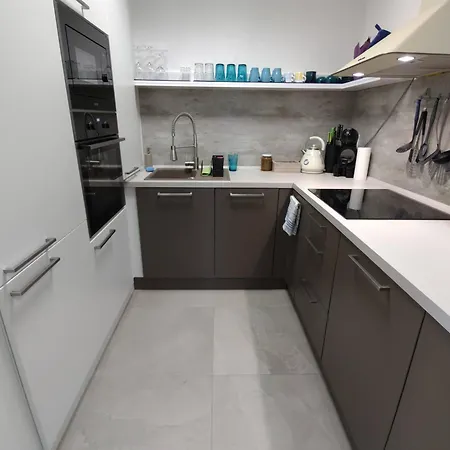 Big - 4 Bedroom, 2 Bathroom With Ac * Bratislava