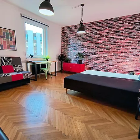 Big - 4 Bedroom, 2 Bathroom With Ac Apartment