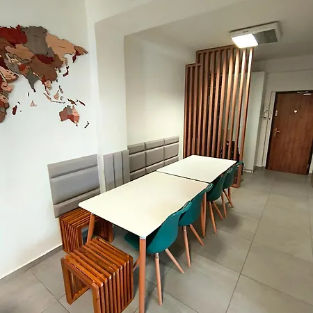 Big - 4 Bedroom, 2 Bathroom Old Town With Ac ברטיסלאבה