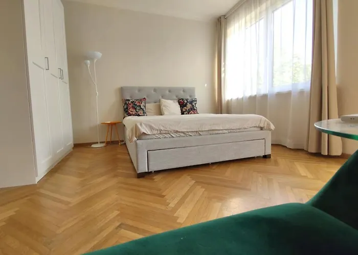 Daire Big - 4 Bedroom, 2 Bathroom Old Town With Ac Bratislava