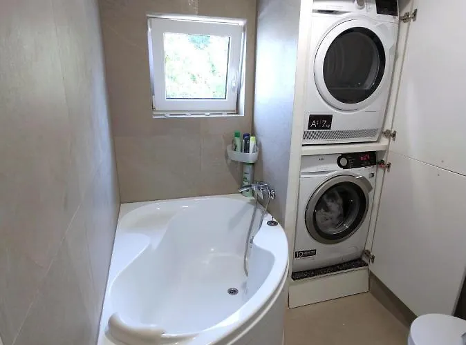 Big - 4 Bedroom, 2 Bathroom Old Town With Ac Bratislava