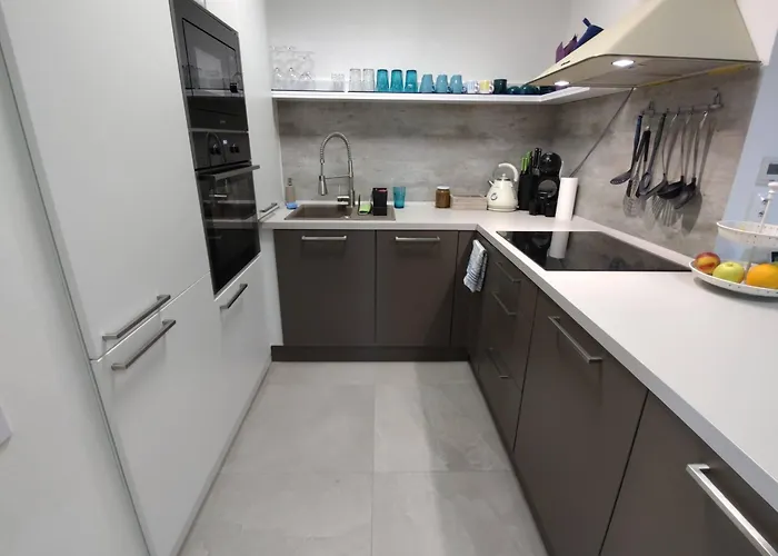 Big - 4 Bedroom, 2 Bathroom Old Town With Ac * Bratislava