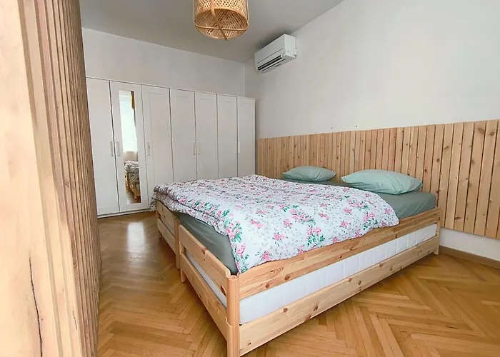 Big - 4 Bedroom, 2 Bathroom Old Town With Ac Apartament *