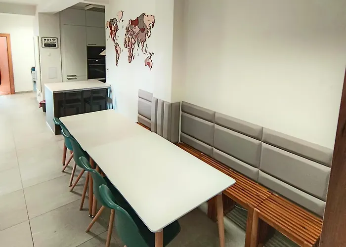 Appartement Big - 4 Bedroom, 2 Bathroom Old Town With Ac