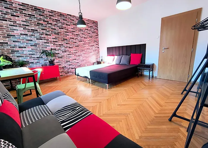 Big - 4 Bedroom, 2 Bathroom Old Town With Ac 아파트 *